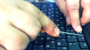 Процесс снятия клавиатуры с ноутбука своими руками Как снимается клавиатура на ноутбуке asus